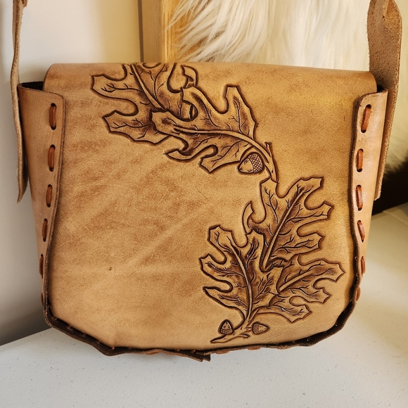 Vintage 1970s Tooled Acorn Leather Shoulder Bag Purse Boho Hippie Festival 70s - Picture 8 of 13